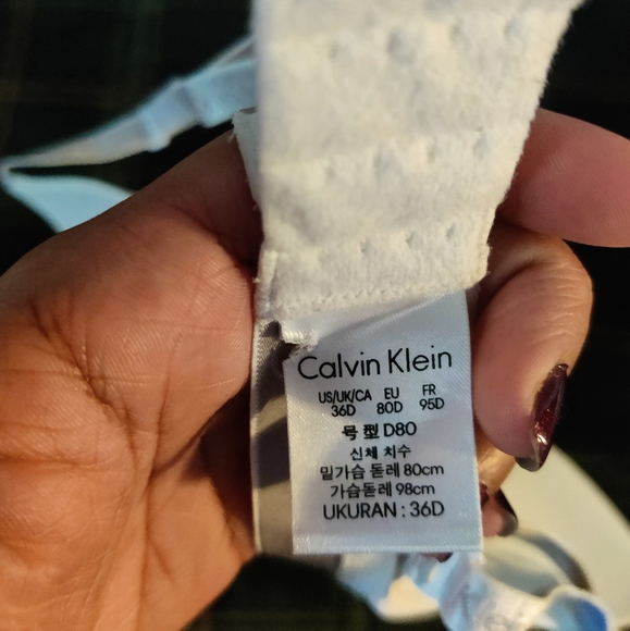 2 calvin klein bras (36D) - Picture 2 of 3